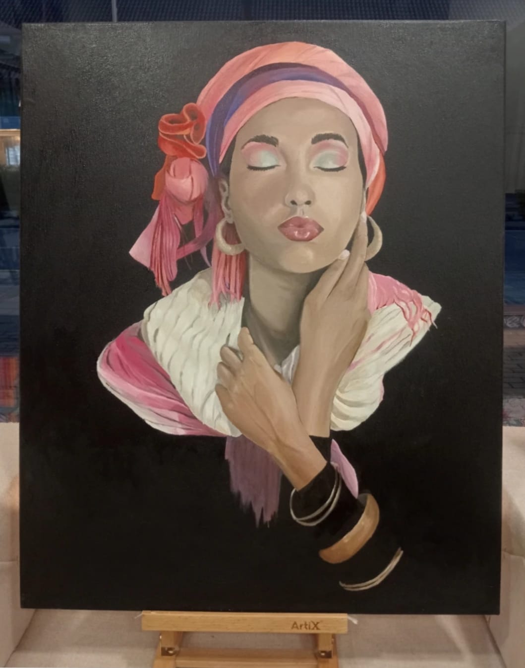 Retrato al óleo de mujer con turbante rosa